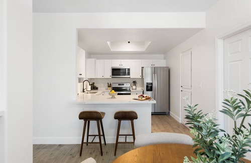 Central Scottsdale Cottage | Solace - Community Pool & Gym -walk to Restaurants