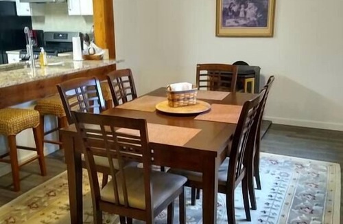 Woods Bay House | Solitude by Flathead Lake - two minutes from the beach