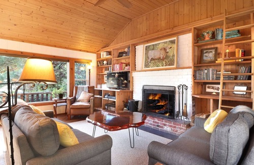 Jenner House | Sonoma Coast River Retreat for 6 (Whole House)