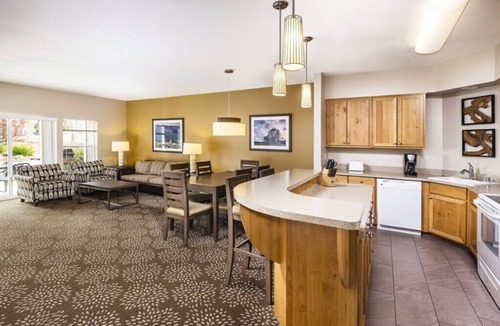 Windsor Condo | Sonoma | Wine Trails & Pool | 3BR Sleeps 8