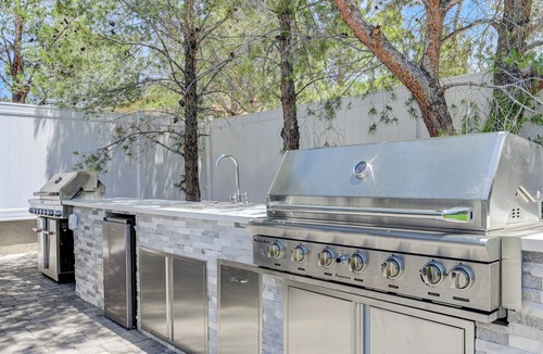 Enterprise House | Soothing 6-bedroom house with Pool and Heated Spa in vibrant Las Vegas