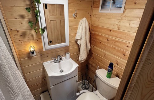 Early Branch House | Soul Food Cafe Tiny Home Camper in charming Yemassee, SC with WiFi, Heat, AC, et