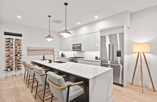 Arts District House | Soulshine Penthouse w/Exclusive Resort Access!
