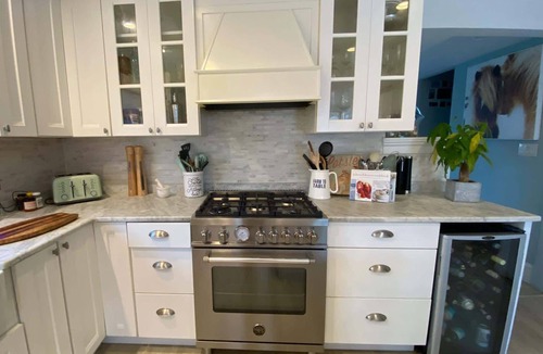 Wading River House | Soundfront Beach House w Hot Tub, Gym & Sauna