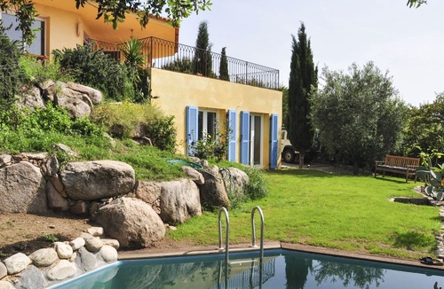 Porto-Vecchio Apartment | South-facing garden level semi-buried swimming pool