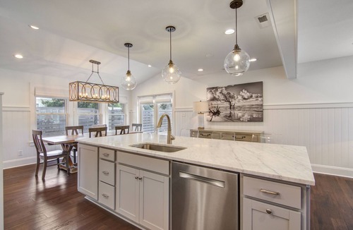 Isle of Palms House | Southern Dream! Newly Heatable Private Pool- Just Steps from Ocean!