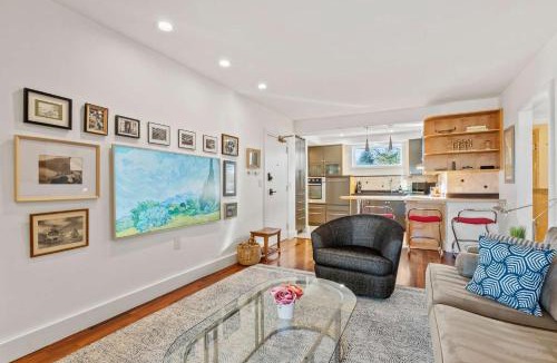 Eastport House | Spa Creek Waterfront Pool & Parking