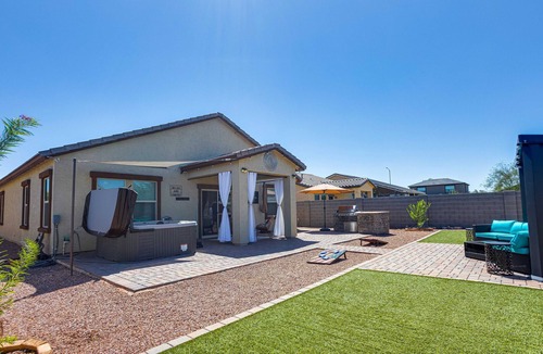 Maricopa House | Spa- Huge Backyard- Foosball- New! 30 Night Min.