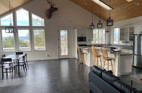 Whitefish House | Spacious 2-bedroom house with AC, with great views between Whitefish & Kalispell