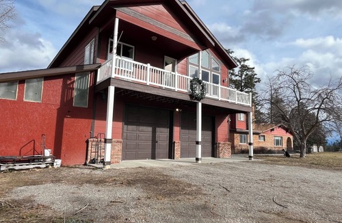 Whitefish House | Spacious 2-bedroom house with AC, with great views between Whitefish & Kalispell