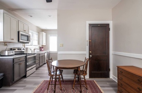 Belknap Apartment | Spacious 2B/1BA in Buzzing Louisville Neighborhood