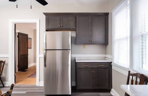 Belknap Apartment | Spacious 2B/1BA in Buzzing Louisville Neighborhood