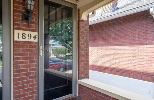 Belknap Apartment | Spacious 2B/1BA in Buzzing Louisville Neighborhood