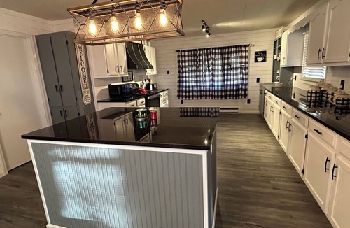 Elizabethtown House | Spacious 3-bedroom house on secluded 44 acres in Elizabethtown. Full amenities!