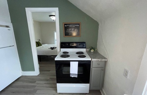 Buchanan Apartment | Spacious 3-bedroom apartment in cool Buchanan with AC