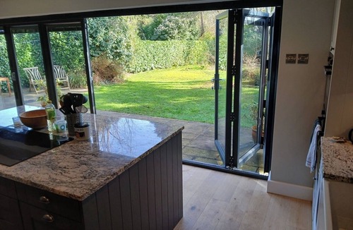 Netley House | Spacious 3BR Home with Garden and Parking