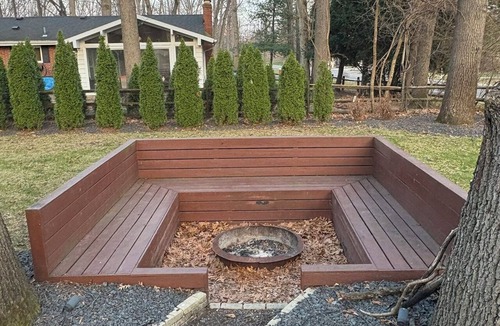 Reynolds Corners House | Spacious 3BR w/Hot Tub + FirePit