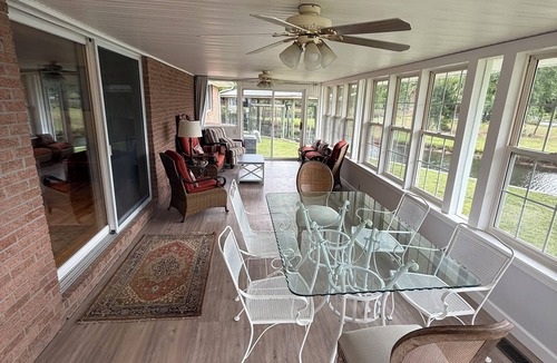 Manning House | Spacious 4-bedroom house in marvelous Manning with AC and outdoor fireplace.