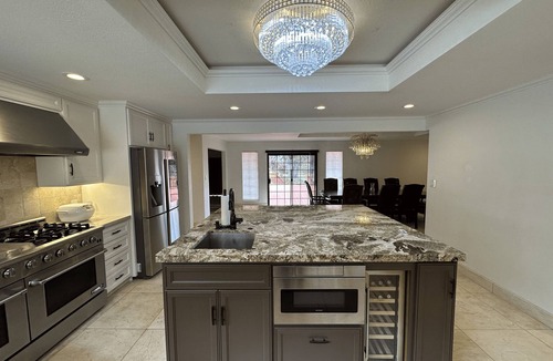 Half Moon Bay House | Spacious 4300 sq ft Bay Escape – On Golf Course & Near to Beach and Trials