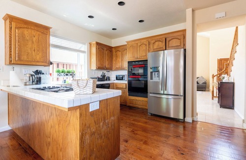 Antioch House | Spacious 4BR/3BA Retreat w/Jacuzzi, Backyard Oasis