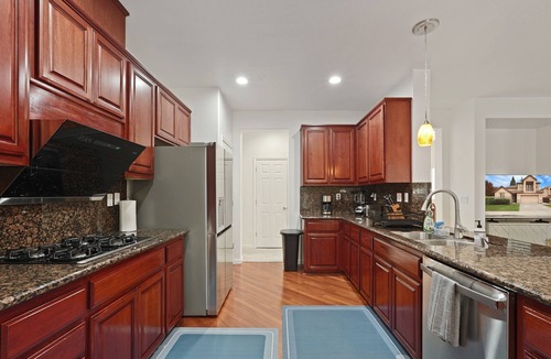 Tracy House | Spacious 4BR/4BA Tracy Home for Families & Groups!