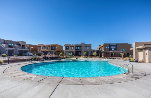 St. George Villa | Spacious 4BR on the 9th - Overlooks Pool & Courts