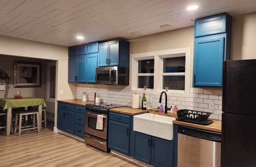 Clarkston House | Spacious 5-bedroom house in welcoming Clarkston with WiFi, AC