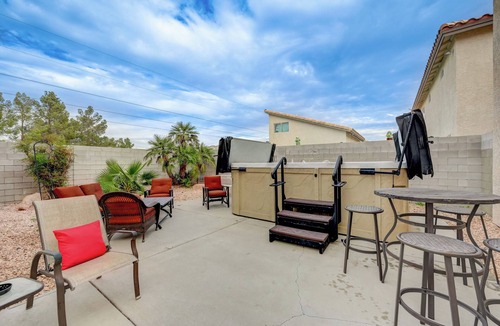 Silverado Ranch House | Spacious 5-bedroom house with Hot Tub & Pool Table