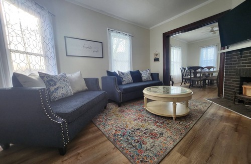 Dayton House | Spacious 5-bedroom house in exciting Dayton