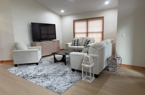 Cedar Falls House | Spacious 5-bedroom house in peaceful Cedar Falls with newly finished basement