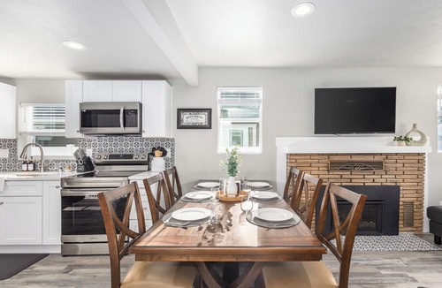 Spokane House | Spacious 5BR Home Mins to Downtown