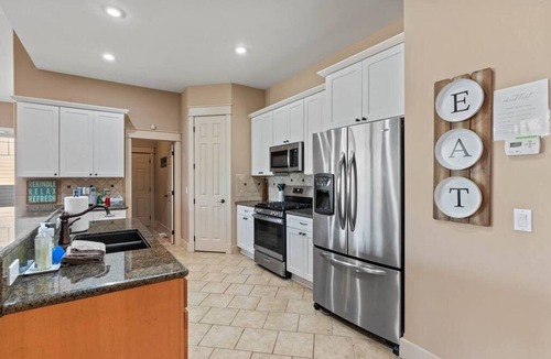Latah Valley House | Spacious 6BR retreat near downtown Spokane—views, garage & fun!