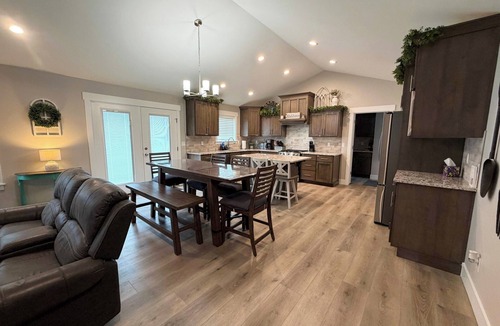 Idaho Falls House | Spacious 7-bedroom house in Idaho Falls w/AC, Hottub/Swim Spa, Game Rm, Family