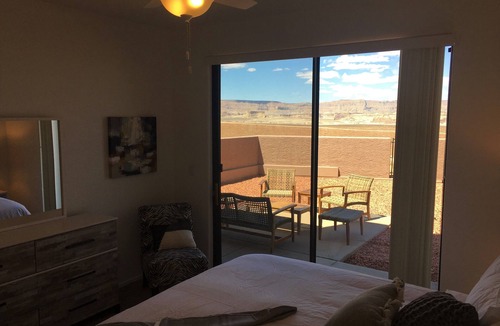Greenehaven House | Spacious, Airy and Clean Lake Powell Townhouse