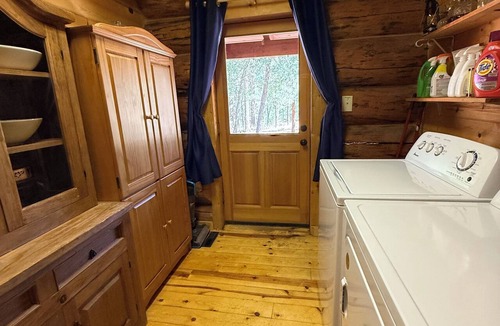 Alpine Cabin | Spacious Alpine Cabin, Sleeps 16, Game/Movie Room