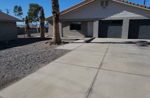 Fort Mohave House | Spacious Ample Parking Across from shops & Fast Food. Multiple Family Friendly