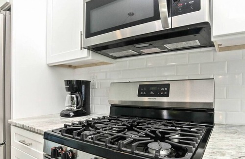 Northeast Virginia Beach House | Spacious Beach Retreat Near VB Boardwalk!