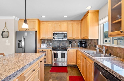 Morro Bay House | Spacious, Beautiful New Townhome Close to Downtown!
