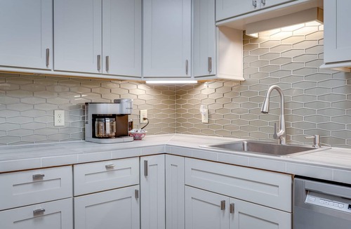 Portland House | Spacious, Beautiful & Private Hillside Oasis, SW PDX & free coffee!