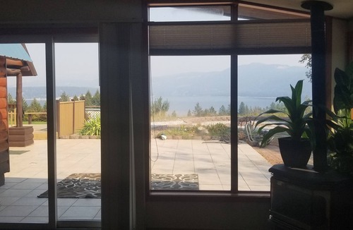 Kettle Falls House | Spacious Cabin Style Home with Expansive Lakeviews!