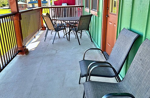 Heber Condo | Spacious Cabin Vibe Condo, Wild Mustangs nearby, Balcony views