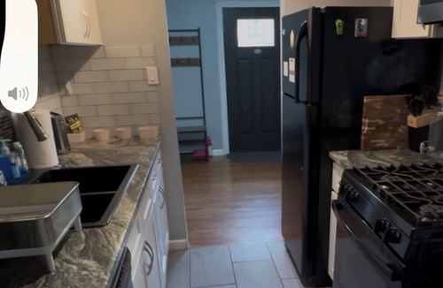 Mar Lee House | Spacious Charming 2-bedroom/2-bath house pet friendly with large yard in Denver.