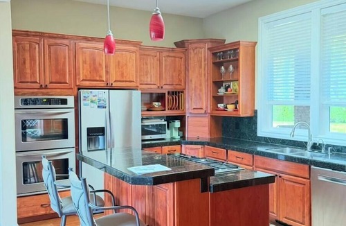 Vancouver House | Spacious Columbia River View Executive home. Sleeps 8. Beautiful views of river