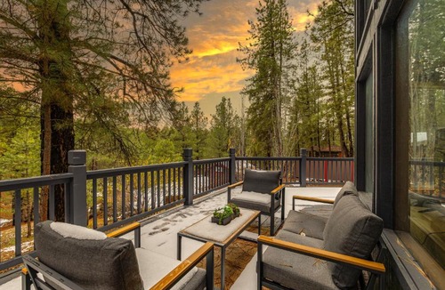 Kachina Village House | Spacious Flagstaff A-Frame Casita Getaway