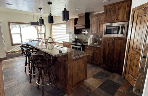Afton House | Spacious Golf Course Retreat | 5BR Game Room
