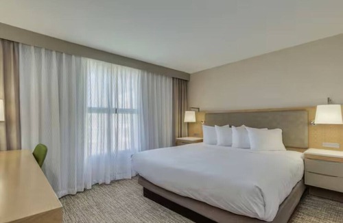 Chandler Hotel | Spacious Guest Room Close to Downtown Chandler and Easy Road Access
