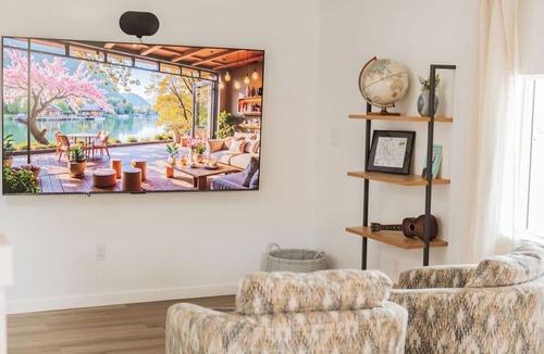 Globe House | Spacious Home in Central Globe 3 BR near Downtown