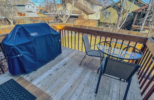 Berkley House | Spacious Home Near Tennyson & Olde Towne - Sauna + Massage Chair + WiFi