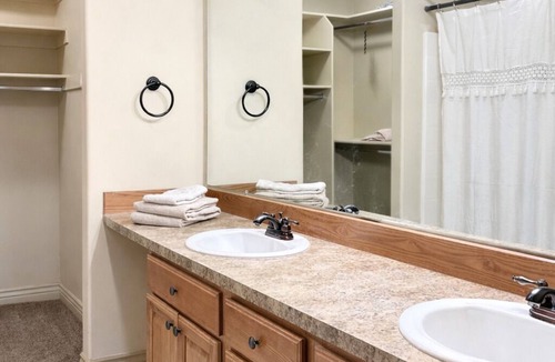 Rexburg House | Spacious Home - Sleeps 7 - Full Kitchen