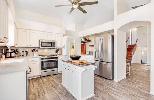 Oro Valley House | Spacious home with mountain views, grill, central air-conditioning, & free WiFi